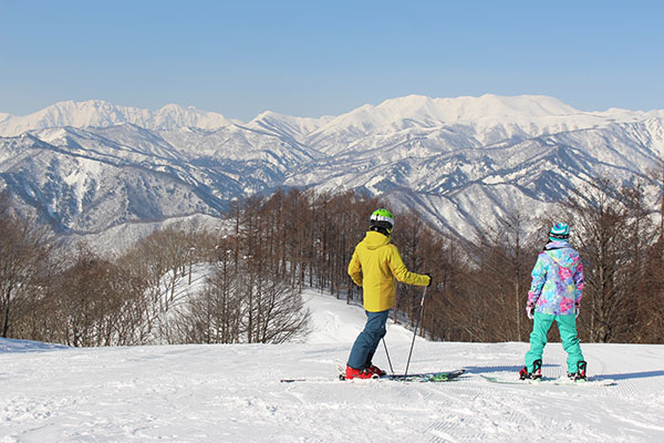 関東随一の絶景とパウダースノーが楽しめるスキー場